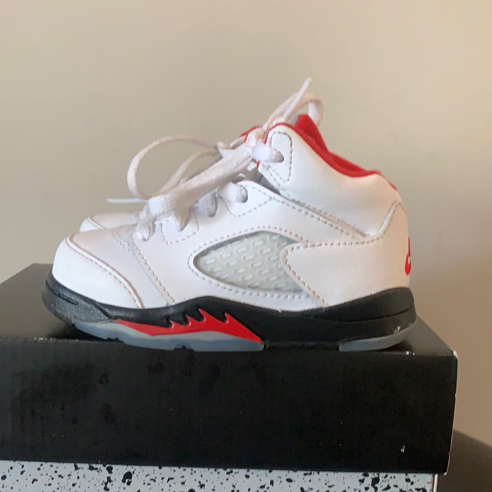 Jordan Retro 5  White, red , black